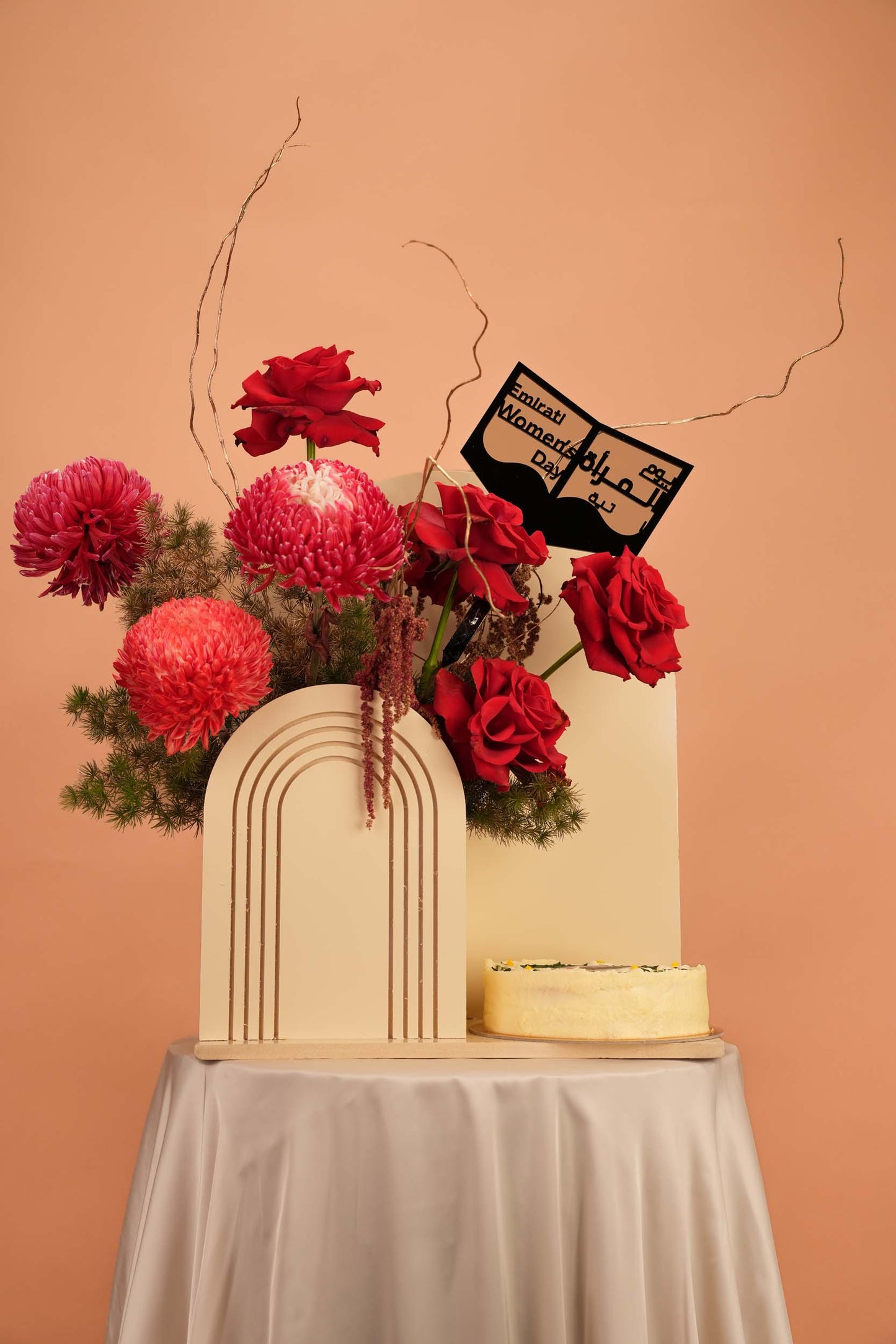 Emirati Women’s Day Floral Cake & Flower Arrangement
